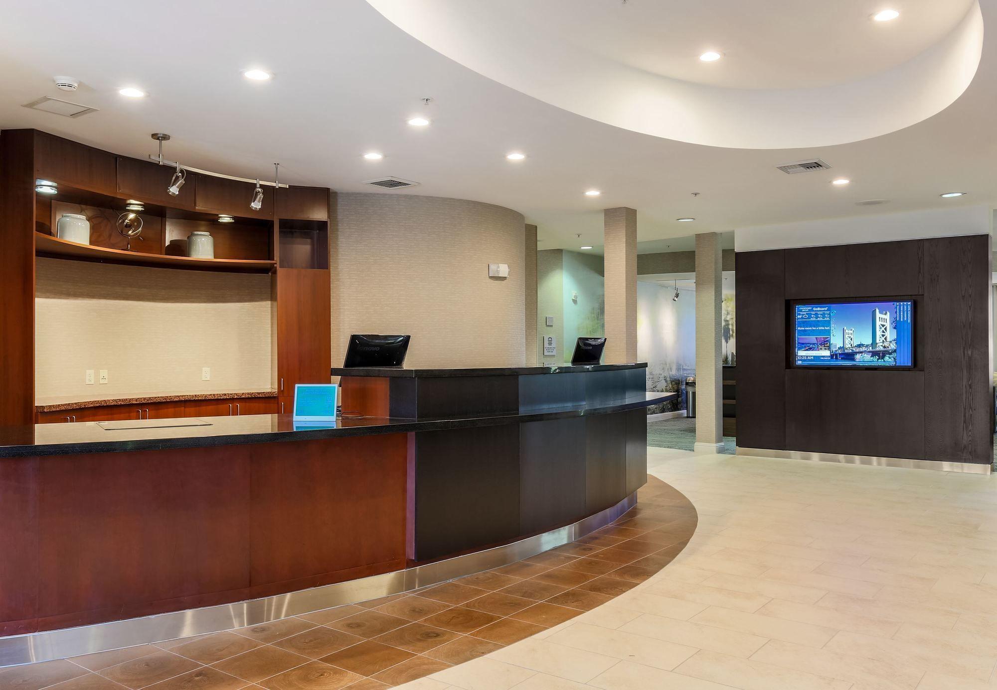 Courtyard By Marriott Roseville Galleria Mall/Creekside Ridge Drive Exterior foto